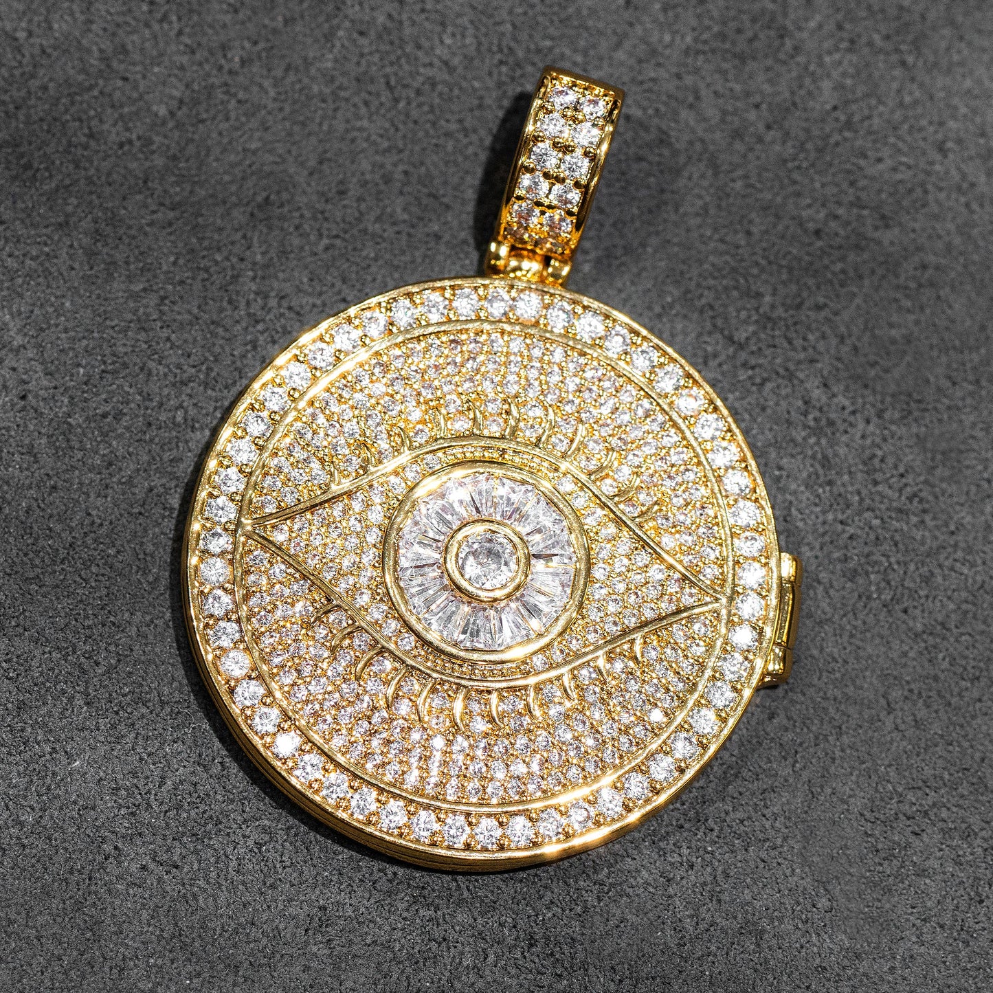 Mens Jewelry - Iced Out VVS Circle Eye Pendant | 24.6 Grams