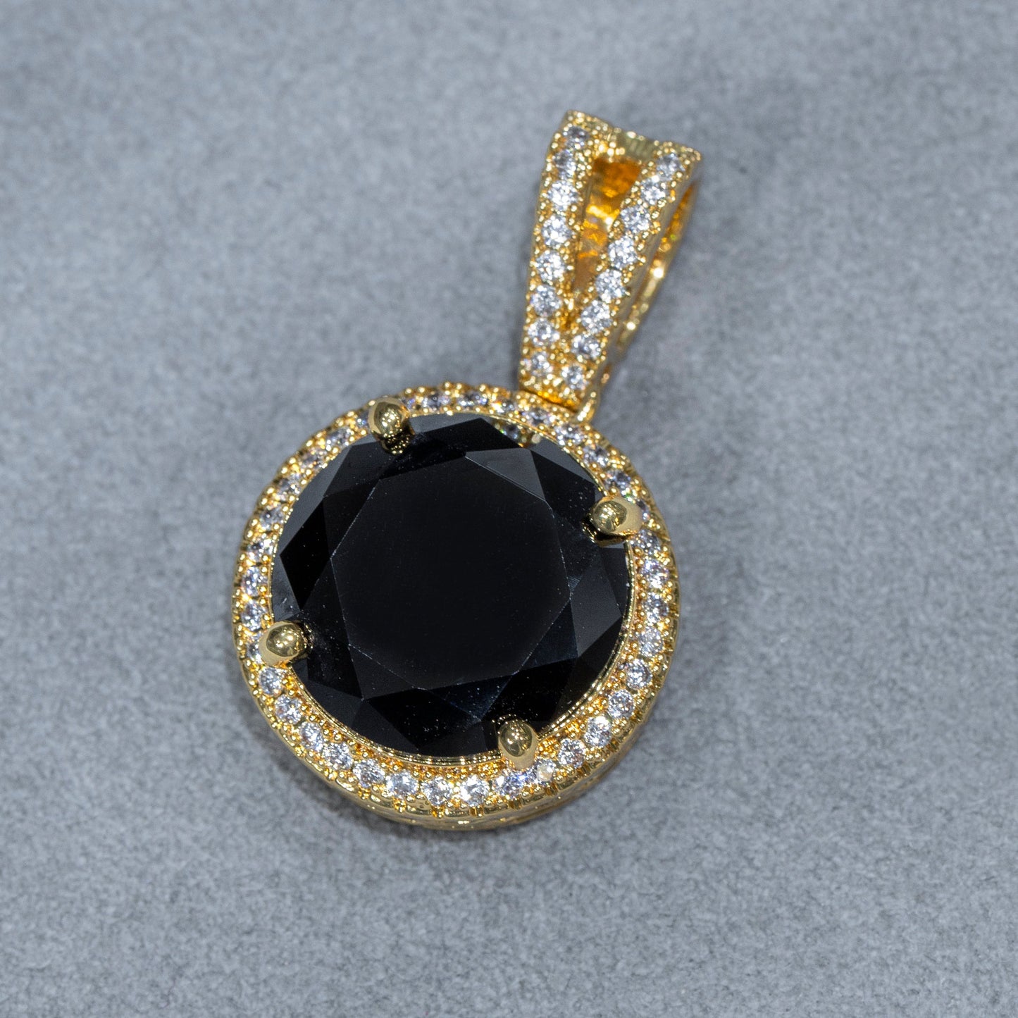 Mens Jewelry - Iced Out VVS Circle Onyx Pendant | 9 Grams