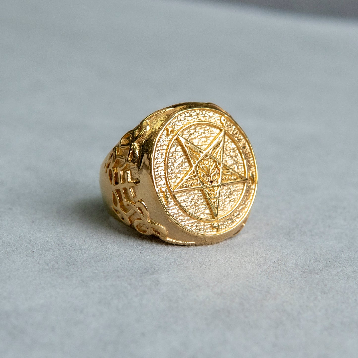 Mens Jewelry - Star Gold Pinky Ring | 21 Grams