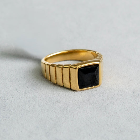 Mens Jewelry - Onyx Gold Pinky Ring | 9 Grams