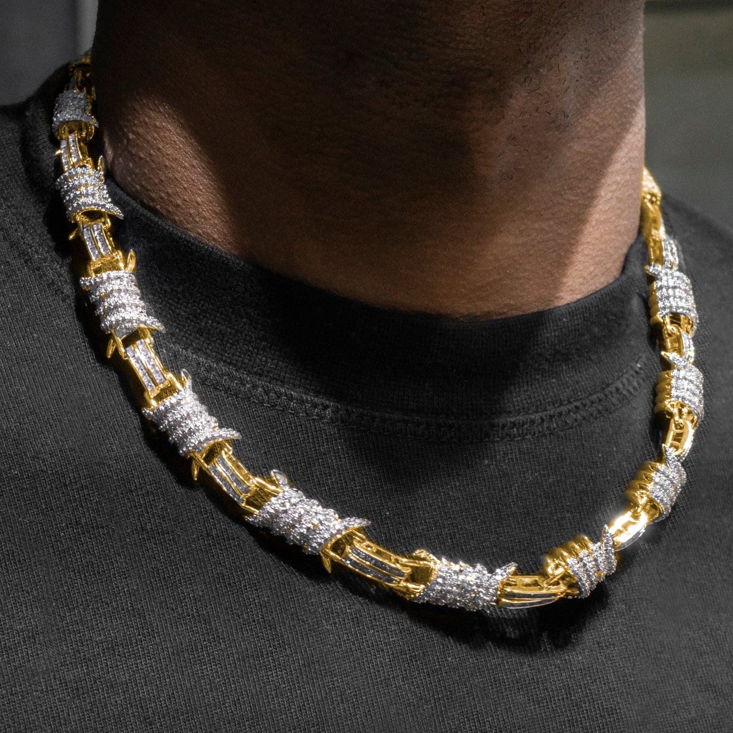 Gold Jewelry -  Mens 14K Gold Iced Out VVS Barbed Wire Link Chain